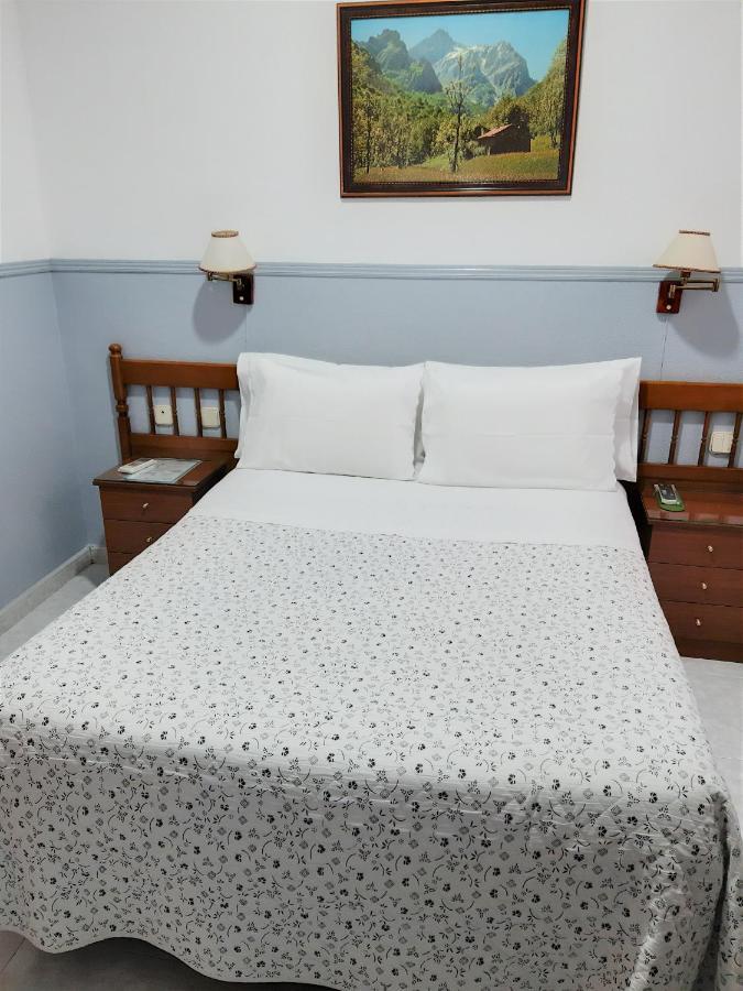 Hostal Dulcinea Madrid Exterior photo