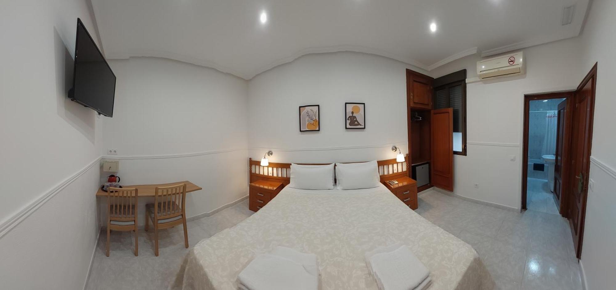 Hostal Dulcinea Madrid Exterior photo