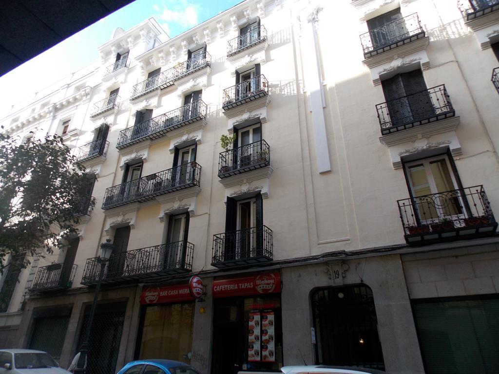 Hostal Dulcinea Madrid Exterior photo